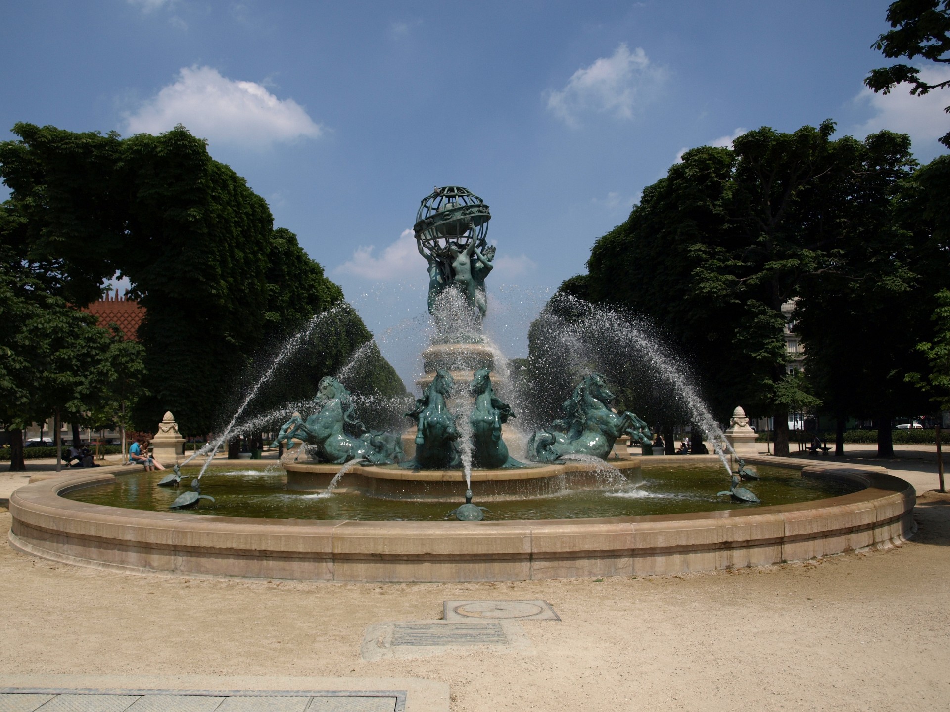 View of the Fountain Head On